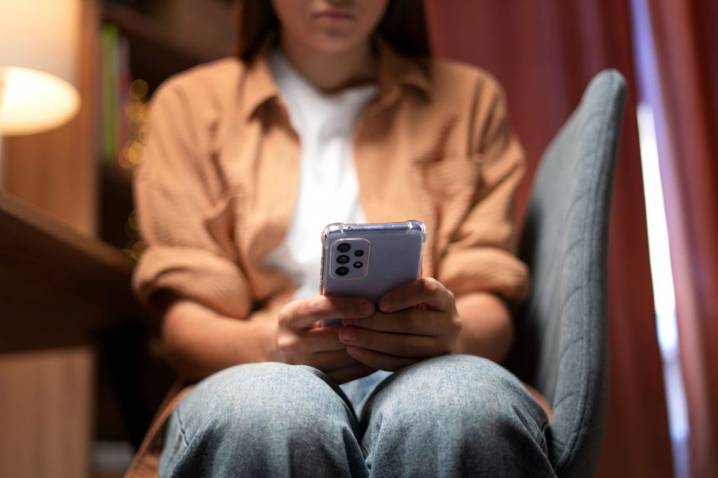 Use An Anonymous Texting Service