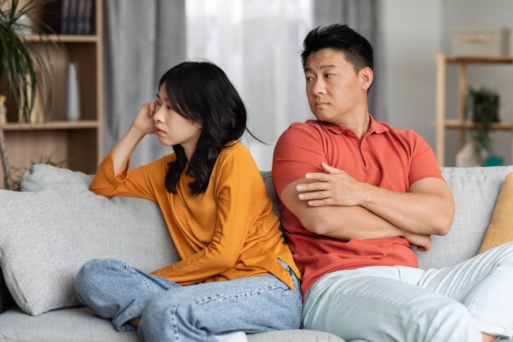 What Is Considered As Micro Cheating 15 Subtle Signs