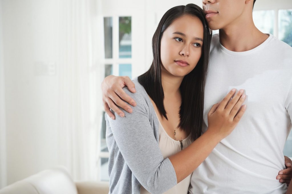 15 Clear Signs Of Emotional Manipulation In Relationships