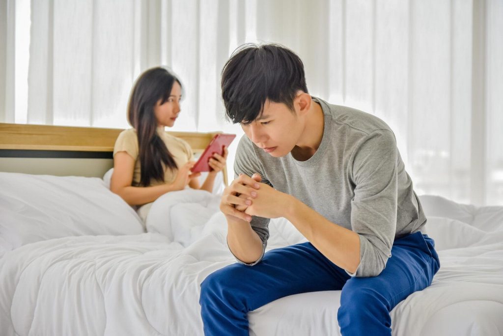 6 Warning Signs Your Partner Is Emotionally Cheating